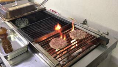 Grilling hamburger on KOSEI GRILL 20170710